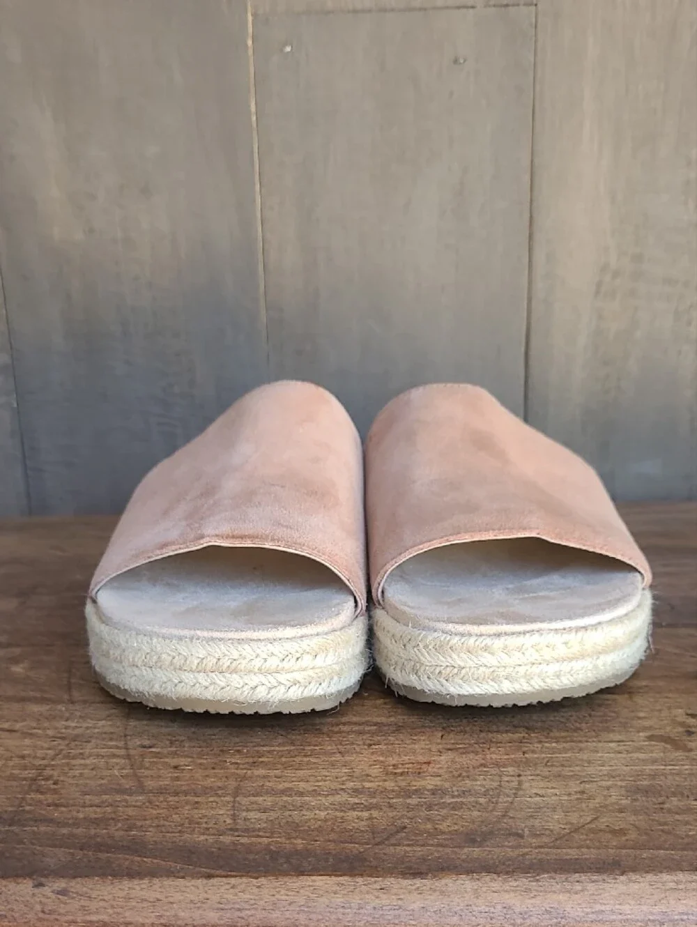 EUC Vionic Yamina Sandal Women's sz 7.5 Tan Suede Large Strap Platform Sandal